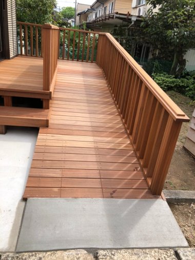 スロープ・車いす・ウッドデッキ・セランガンバツ材